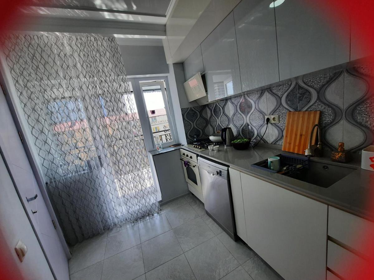 Apartment Desi With Sea View On The Beach In Batumi Zewnętrze zdjęcie