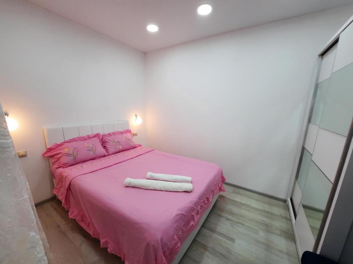 Apartment Desi With Sea View On The Beach In Batumi Zewnętrze zdjęcie