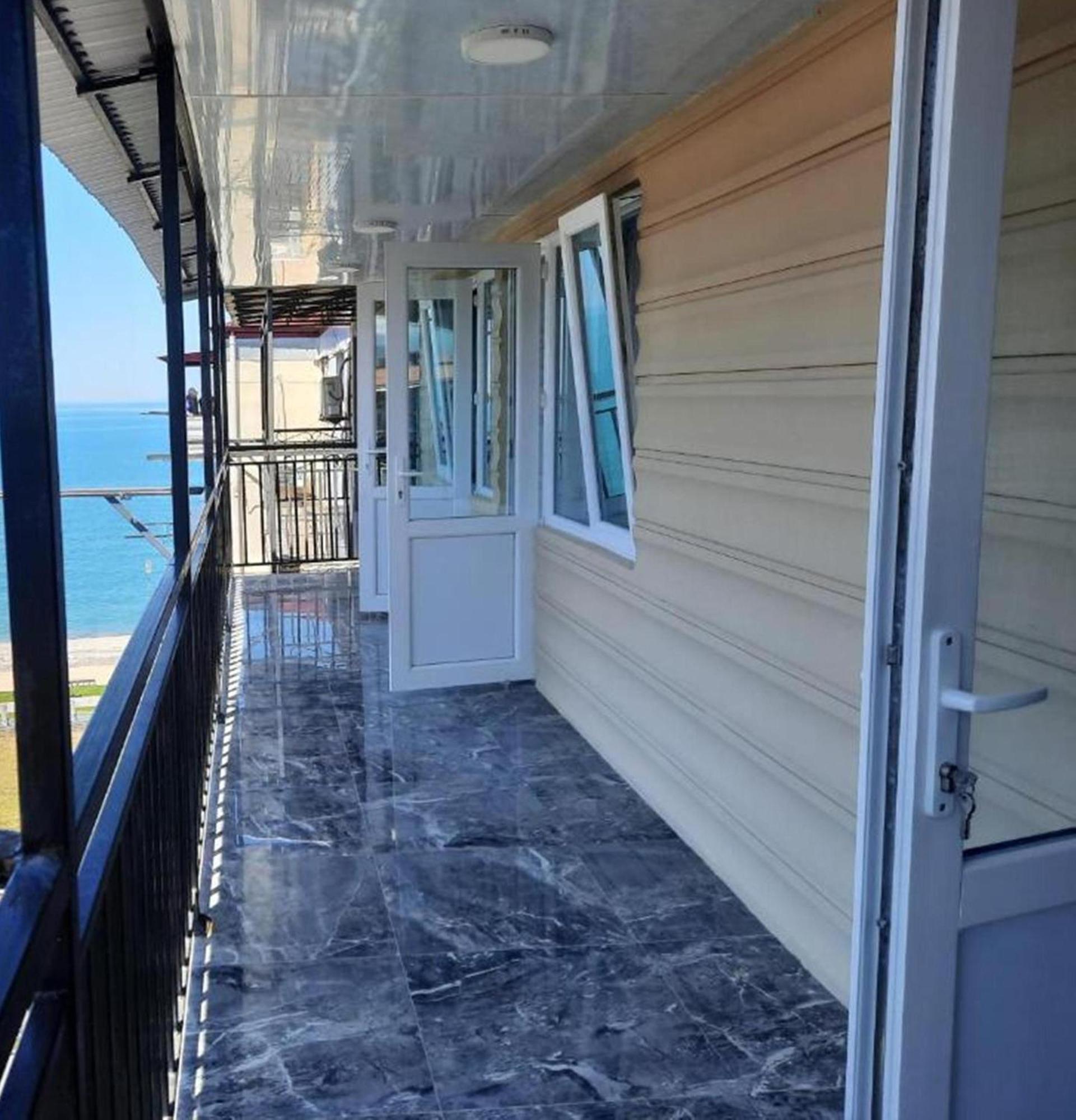 Apartment Desi With Sea View On The Beach In Batumi Zewnętrze zdjęcie