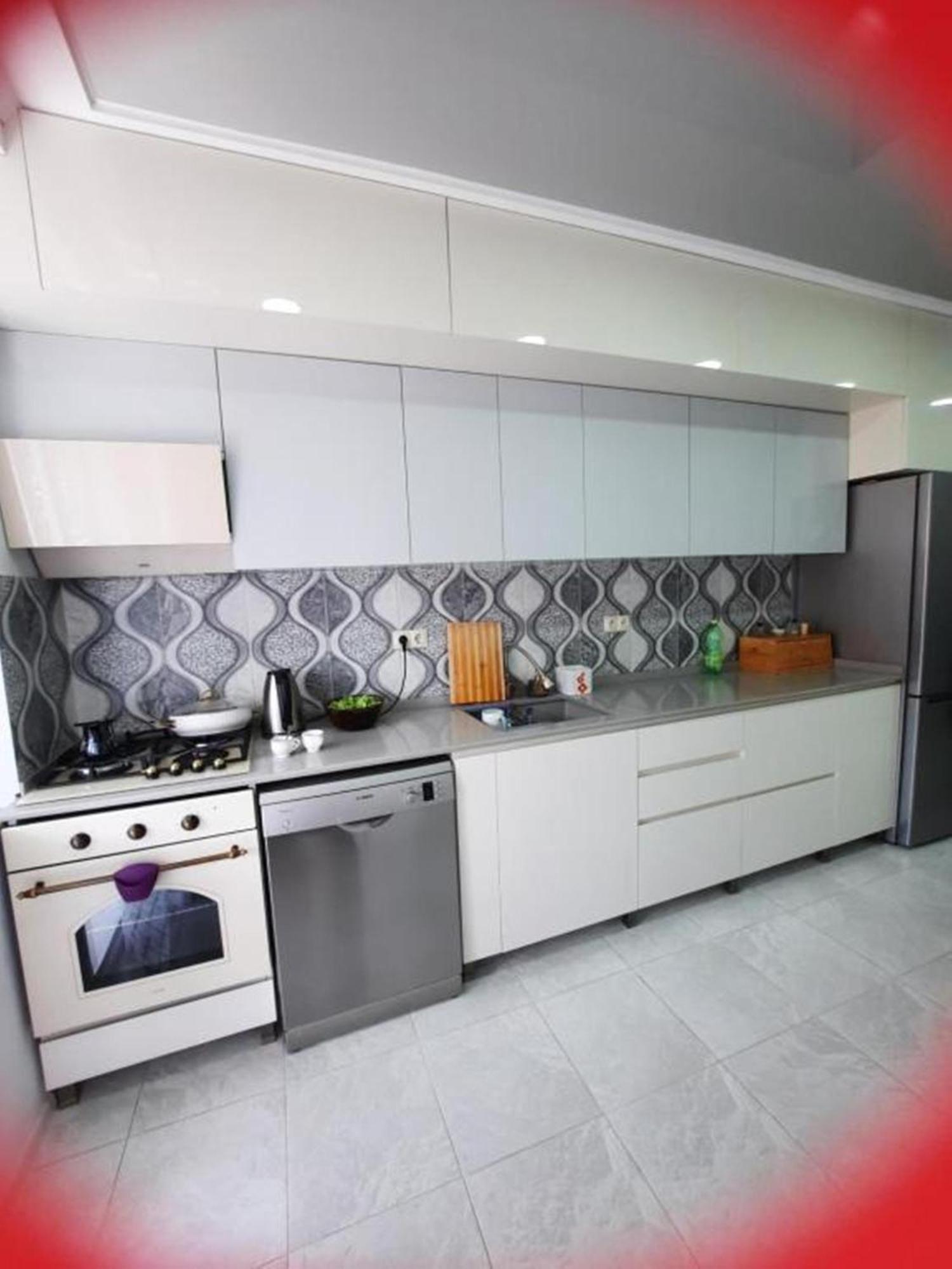 Apartment Desi With Sea View On The Beach In Batumi Zewnętrze zdjęcie