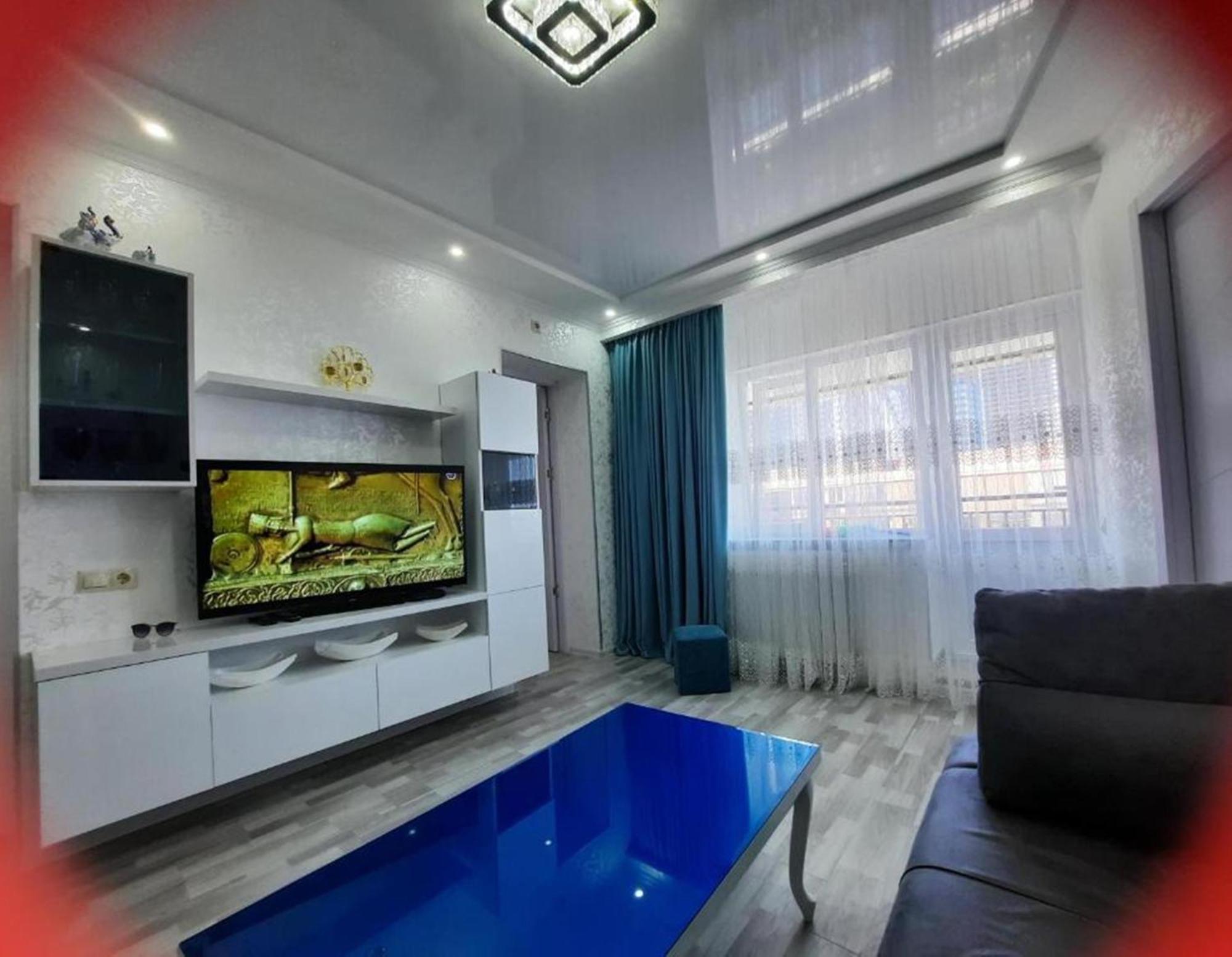 Apartment Desi With Sea View On The Beach In Batumi Zewnętrze zdjęcie